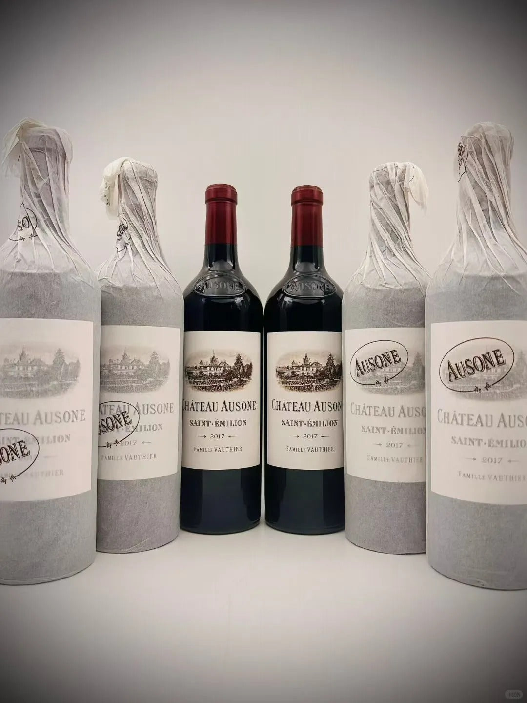 Burgundy vs Bordeaux Liquidity Guide — bottle comparison reference